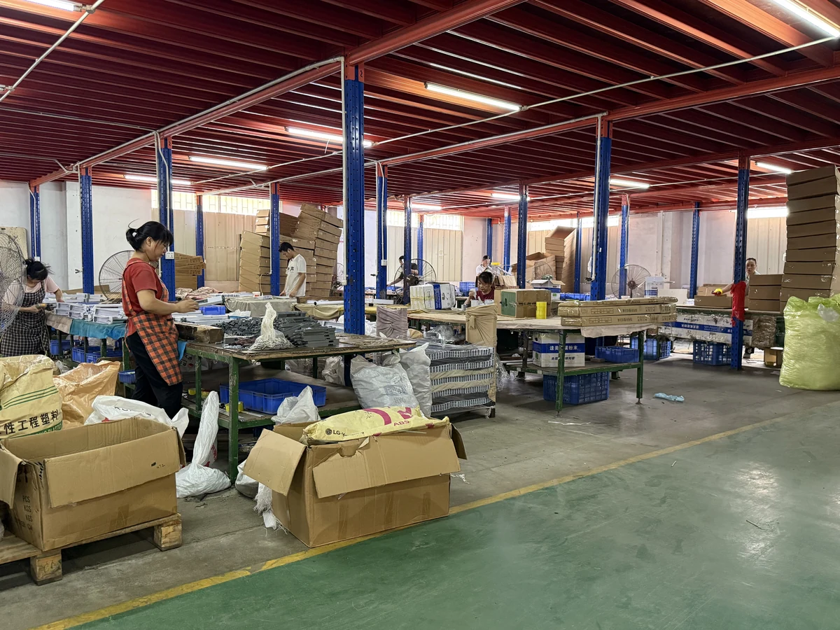10-custom-solution-infrastructure-assembly-workstations